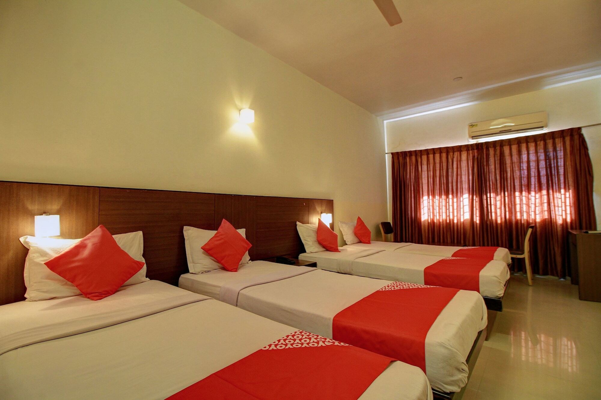Hotel Century Executive Udupi Exterior foto